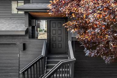 Main picture of 1929 NW Vicksburg Ave