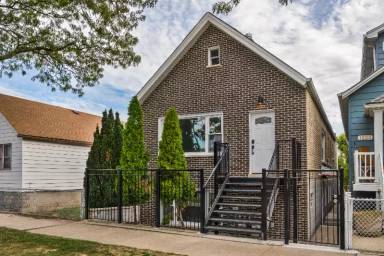 Main picture of 1229 W 32nd Pl