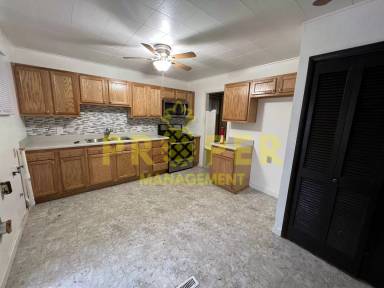 Main picture of 1704 S Gettysburg Ave