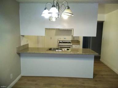 Main picture of 8633 Columbus Ave