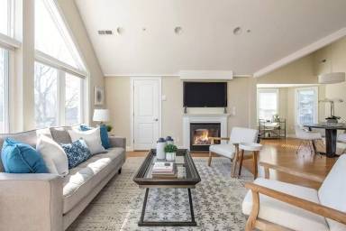 Main picture of 82 Pearson Ave