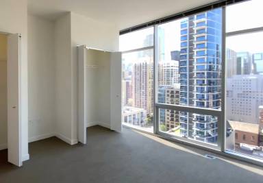 Main picture of 170 W Chicago Ave