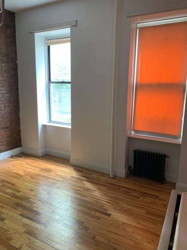 Main picture of 351 West 51st St