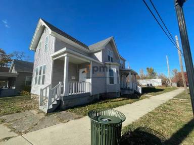 Main picture of 424 E 10th St