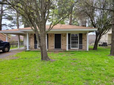 Main picture of 1320 E 30th St