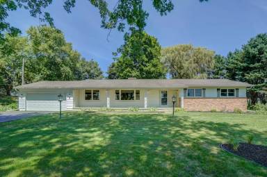 Main picture of 1902 Muller Rd