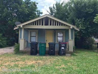 Main picture of 722 SW 32nd St