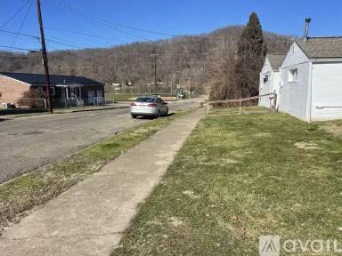 Main picture of 413 W Main St