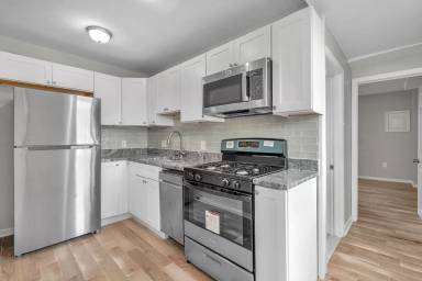 Main picture of 700 W 34th St