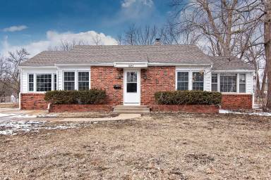 Main picture of 8240 Santa Fe Dr