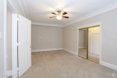 Main picture of 5496 S Hyde Park Blvd