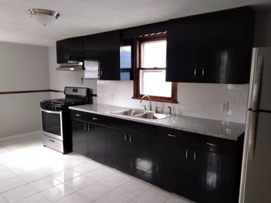 Main picture of 14 W Sidney St