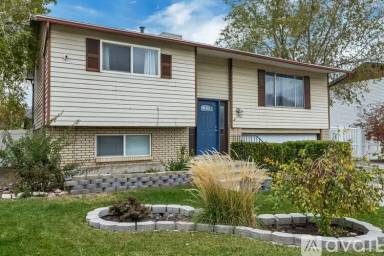 Main picture of 1952 W Wildflower Dr