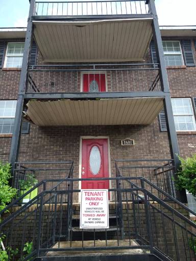 Main picture of 1601 2nd Way NE