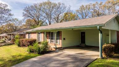 Main picture of 6505 Chippewa Dr