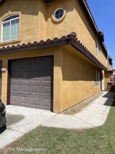 Main picture of Oak Park Townhomes