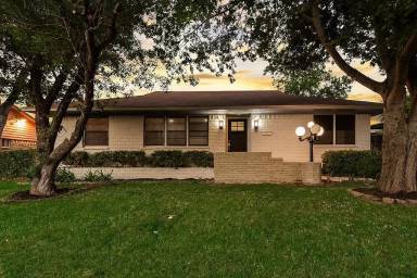 Main picture of 5706 Rocky Ridge Rd