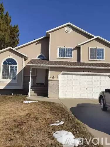 Main picture of 4534 Glasmann Way