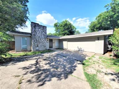 Main picture of 3007 Royal Ln