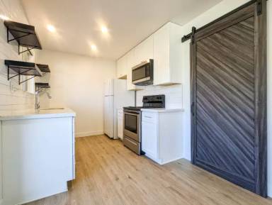 Main picture of 465 Calderon Ave