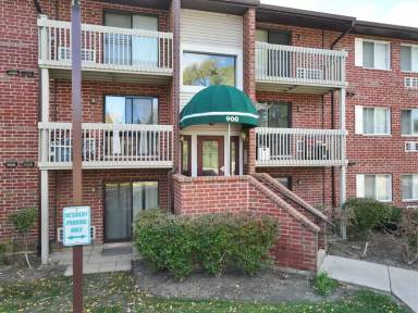 Main picture of 900 N Lakeside Dr