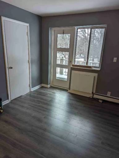 Main picture of 2412 East Ave