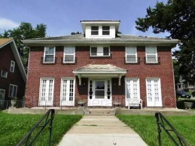Main picture of 1100-1102 S 35 Ave