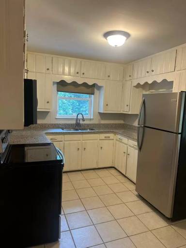 Main picture of 406 Holly Dr