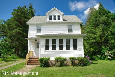 Main picture of 42 Orchard Ave