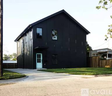 Main picture of 1818 Toronto St