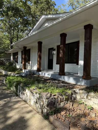 Main picture of 3601 Oakwood St