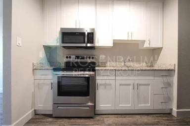 Main picture of 550 W 9th St