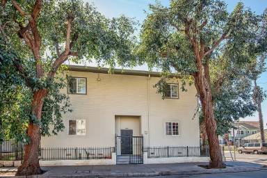 Main picture of 1866 W 11th St