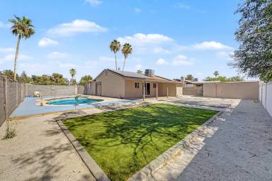 Main picture of 13608 N 41st Pl