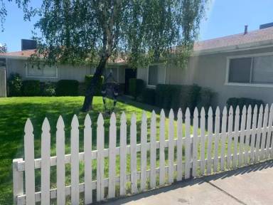 Main picture of 8836 N El Dorado St