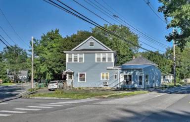 Main picture of 305 Marlboro St
