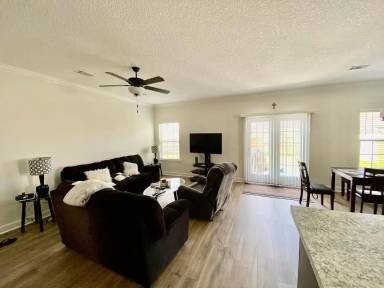 Main picture of 154 Alcott Cir