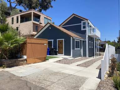 Main picture of 3033 Voltaire St