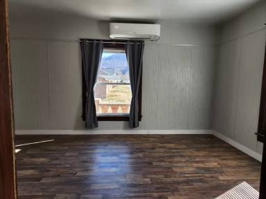 Main picture of 218 8th Ave
