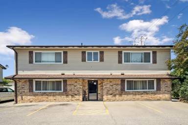 Main picture of 3713 W 9th St