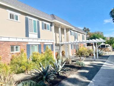 Main picture of 4639 Pico St