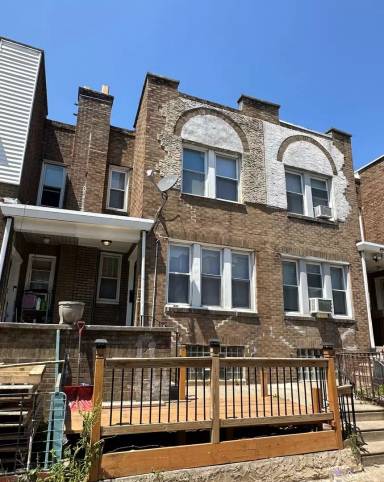Main picture of 5940 N Lawrence St