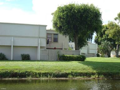 Main picture of 1592 Shaker Cir