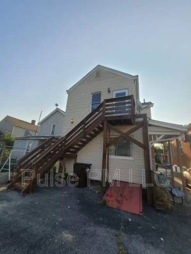 Main picture of 3715 Park Ave