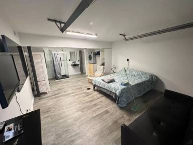 Main picture of 1525 E Foxcliff Dr S