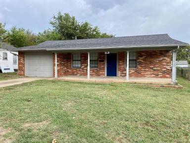 Main picture of 3825 SE 24th St