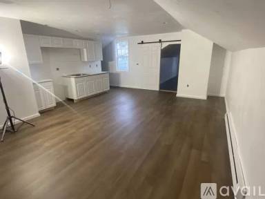 Main picture of 35 Academy St