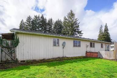 Main picture of 3387 Cherry Ave NE
