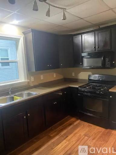 Main picture of 615 W Armstrong Ave