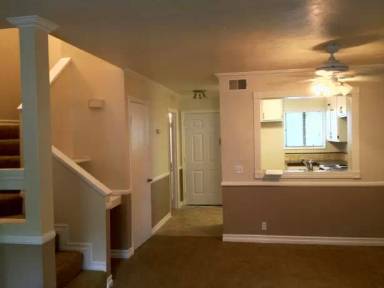 Main picture of 209 N Singingwood St